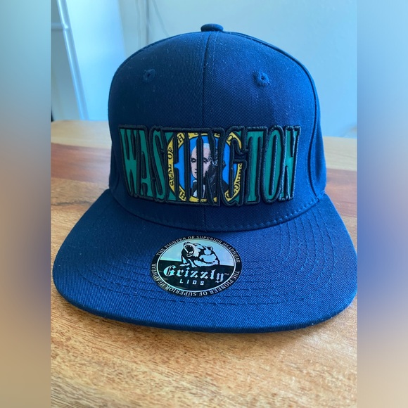 Washington State Grizzly Lids SnapBack Hat - Picture 1 of 5